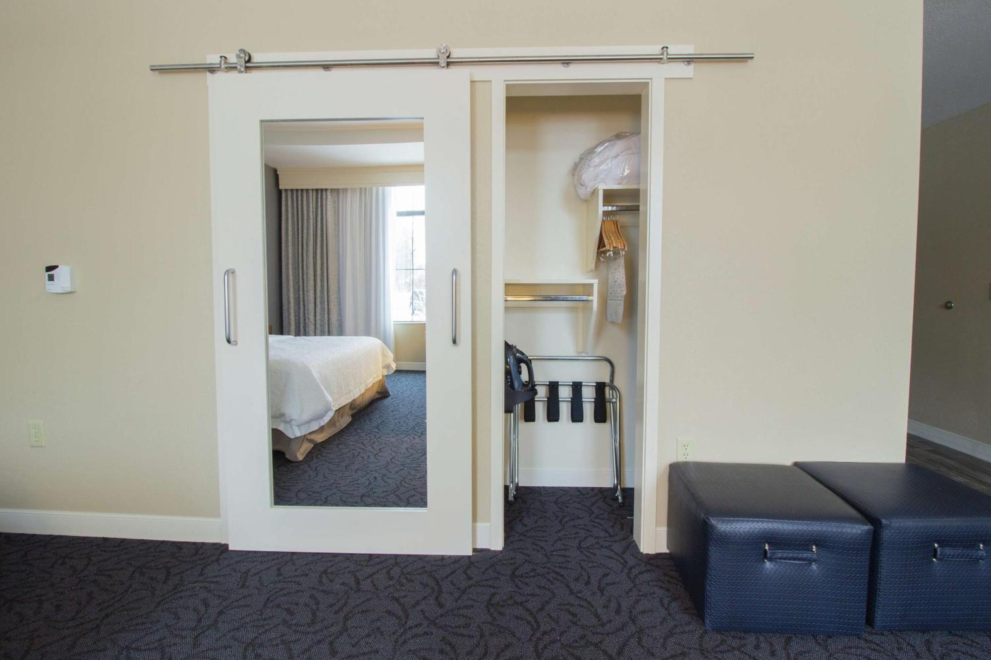 Hampton Inn & Suites Cazenovia, Ny Экстерьер фото