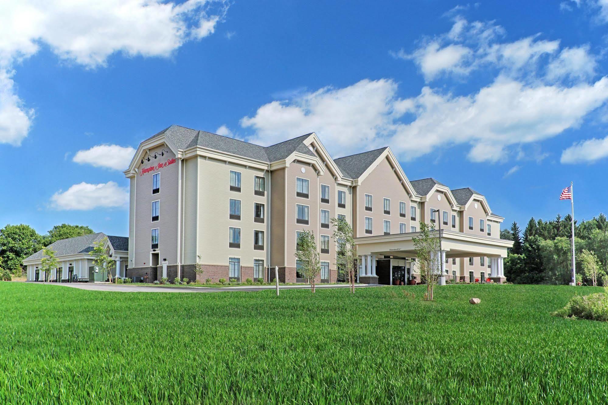 Hampton Inn & Suites Cazenovia, Ny Экстерьер фото